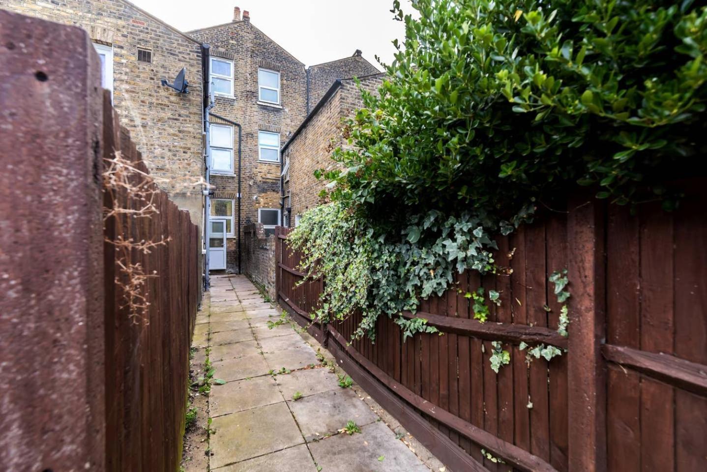 Lovely 2 Bedroom Garden Flat In London Exterior foto